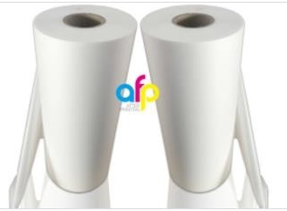 Tecnologia di estrusione multipla Macchina per la laminazione di pellicole BOPP con spessore di 23 micron e dimensione di rotoli di 445 mm*3000 m